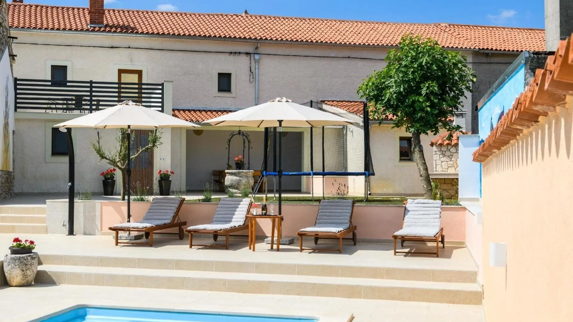 Ferienhaus Mit Privatpool Fuer 4 Personen Ca 120 Qm In Divsici, Istrien Suedkueste Von Istrien 0*,  Horvátország