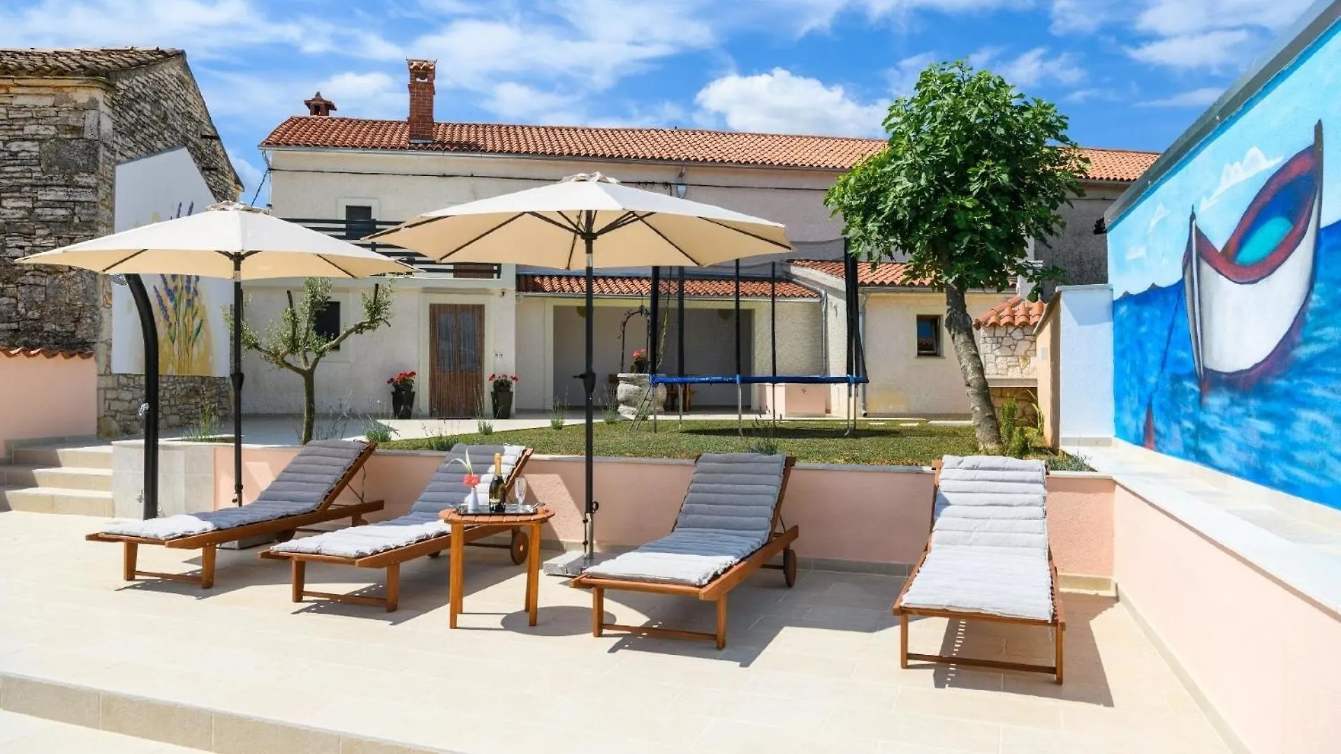 Ferienhaus Mit Privatpool Fuer 4 Personen Ca 120 Qm In Divsici, Istrien Suedkueste Von Istrien Nyaraló